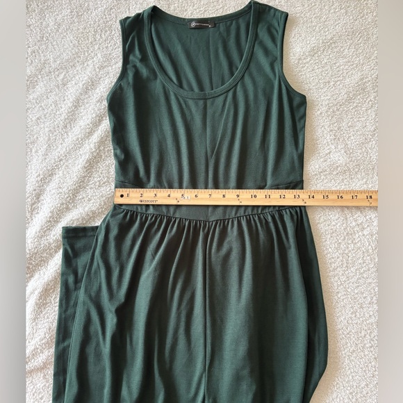 Pretty Garden Women’s Elegant Dark Green Sleeveless Jumpsuit Size Medium - Picture 9 of 11